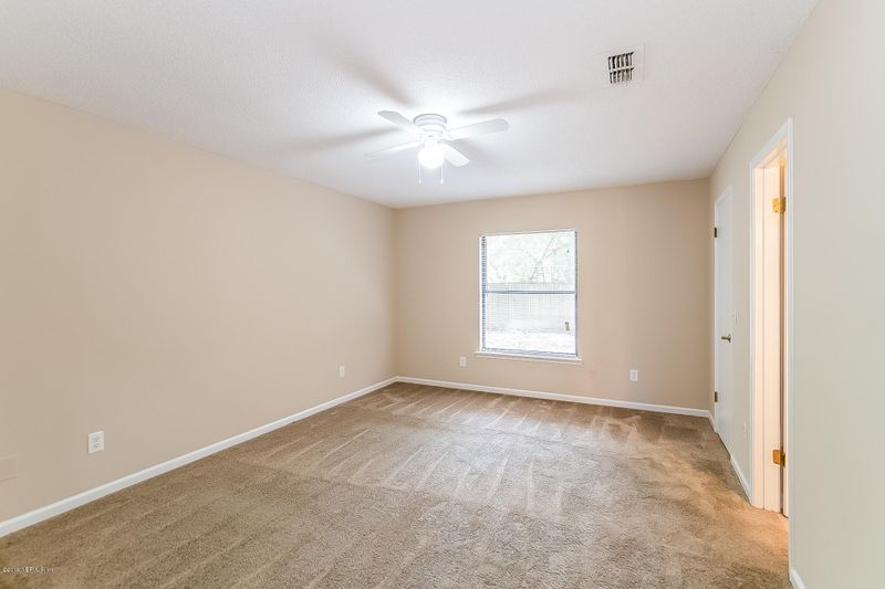 9679 Bayou Bluff Dr, Jacksonville, FL 32257