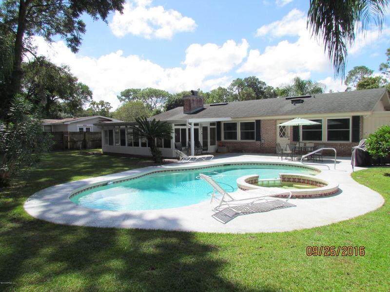 969 Carlotta Rd W, Jacksonville, FL 32211