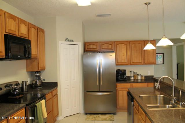 970 Sailfish Dr, Atlantic Beach, FL 32233