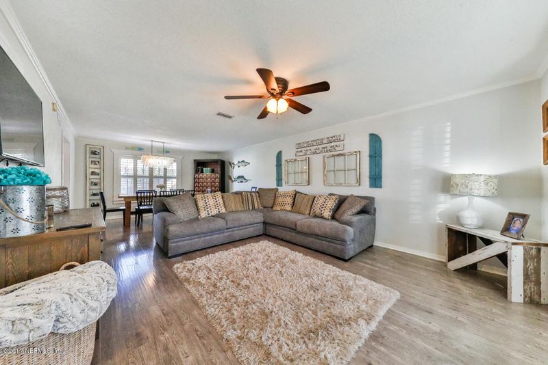 971 16th St N, Jacksonville Beach, FL 32250