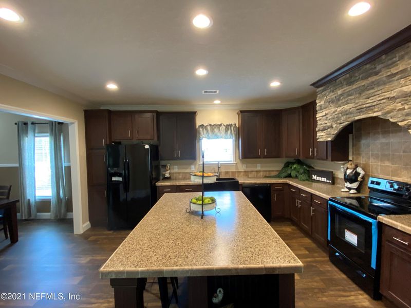 9715 Dillon Ave, Hastings, FL 32145