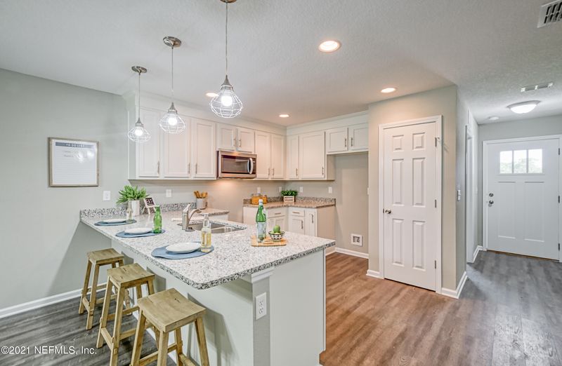 9716 Cunningham Rd, Jacksonville, FL 32246