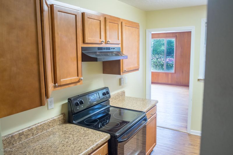 9736 Lily Rd, Jacksonville, FL 32246