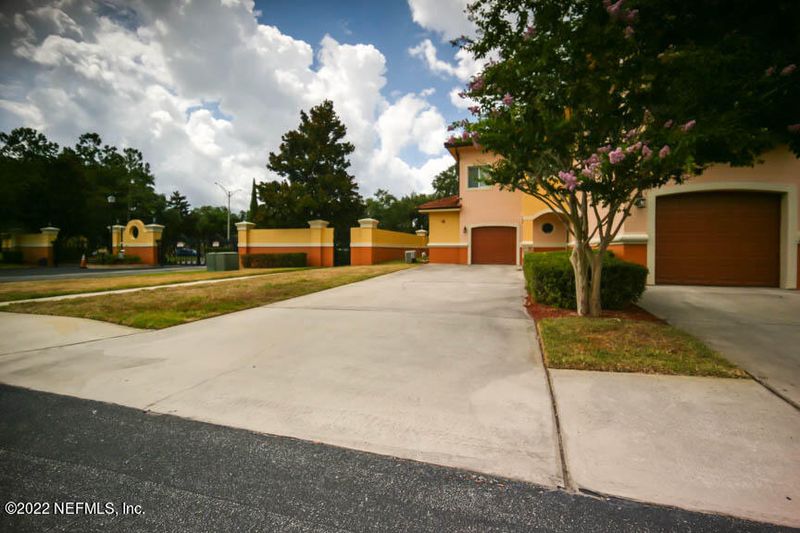 9745 Touchton Rd #2701, Jacksonville, FL 32246
