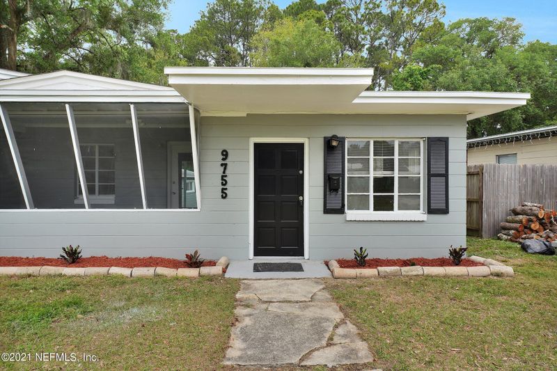 9755 Banks Rd, Jacksonville, FL 32246