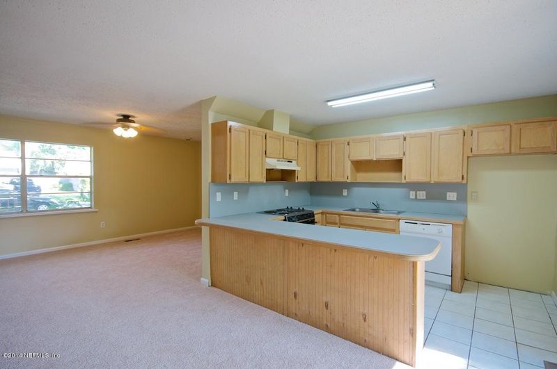 976 21st St N, Jacksonville Beach, FL 32250