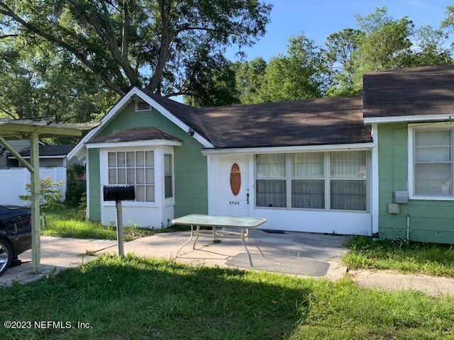 9765 Arnold Rd, Jacksonville, FL 32246