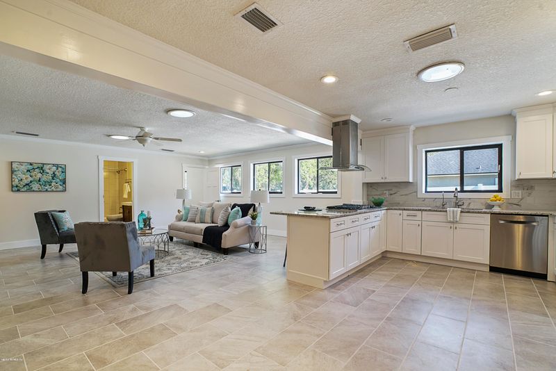 9767 Beauclerc Ter, Jacksonville, FL 32257