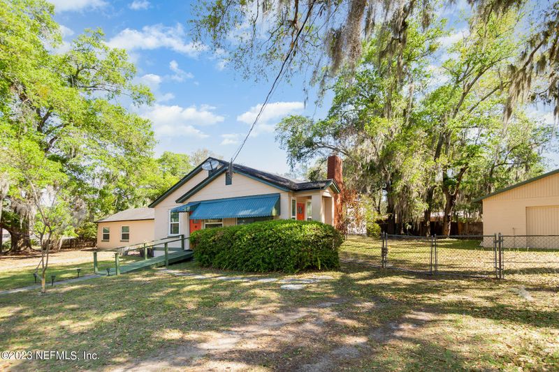 9776 Orr Dr, Jacksonville, FL 32246