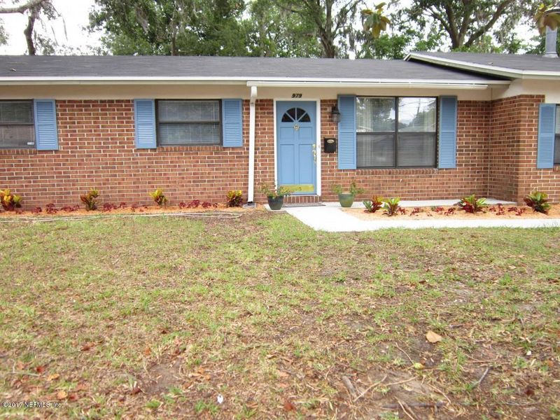 979 Brookview Dr N, Jacksonville, FL 32225
