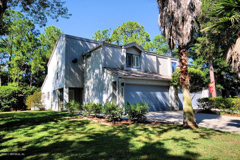 980 Parkside Dr, Atlantic Beach, FL 32233