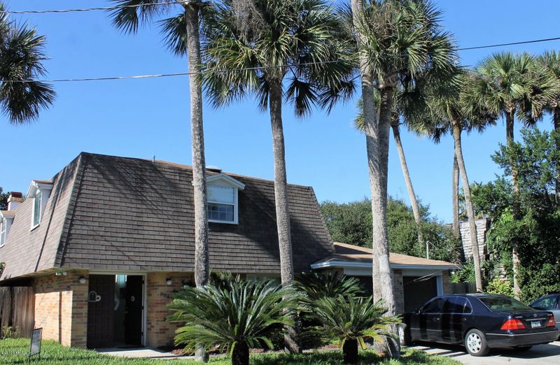 982 Ocean Blvd, Atlantic Beach, FL 32233