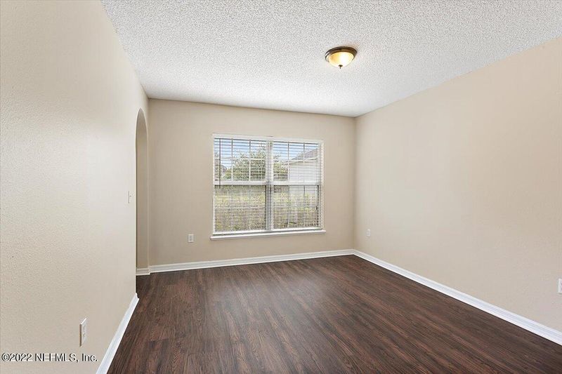 9832 W Watershed Dr, Jacksonville, FL 32220