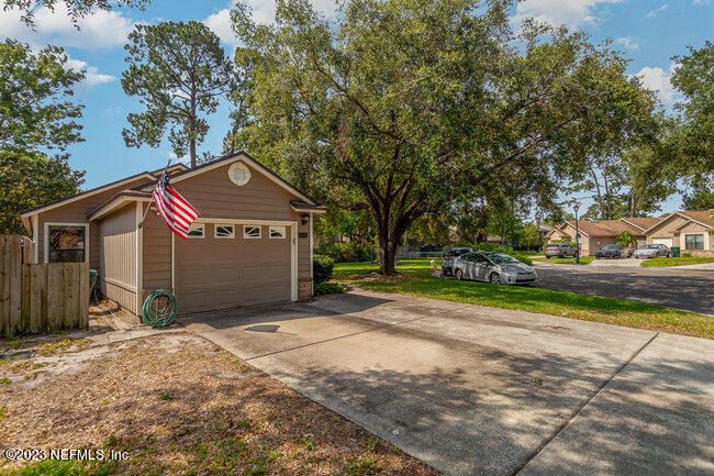 9841 Paddlewheel Ct, Jacksonville, FL 32257