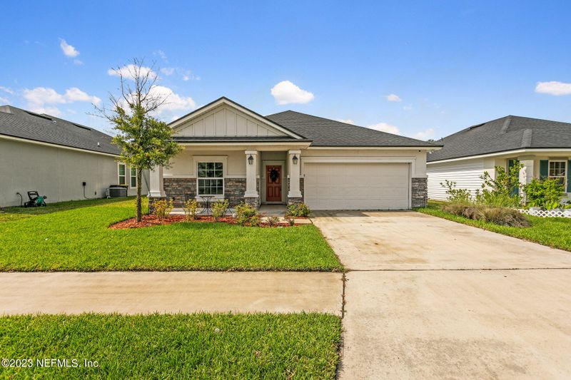 9864 Sailor Dr, Jacksonville, FL 32221