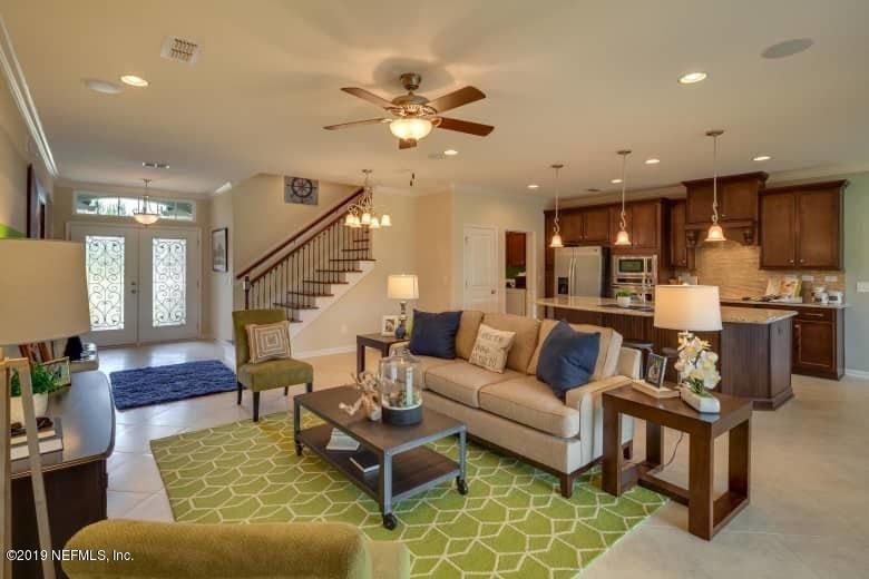 9872 Kevin Rd, Jacksonville, FL 32257
