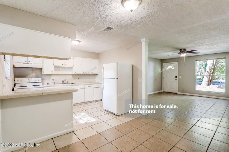 9903 Sunset Dr, Jacksonville, FL 32208