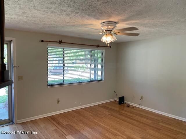 9927 Timberlake Dr E, Jacksonville, FL 32257