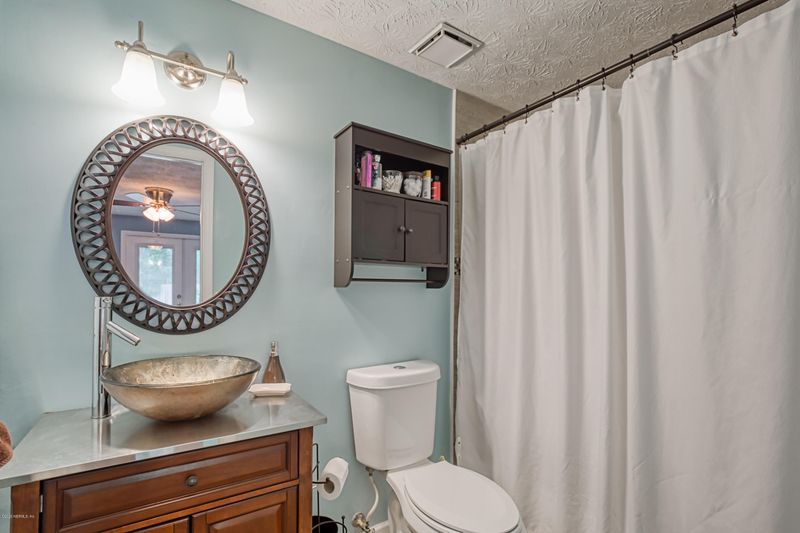 9941 Timberlake Dr E, Jacksonville, FL 32257
