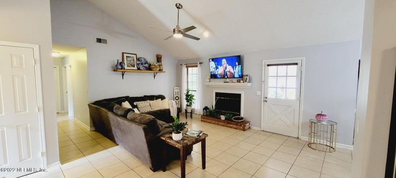9949 Bradley Rd, Jacksonville, FL 32246