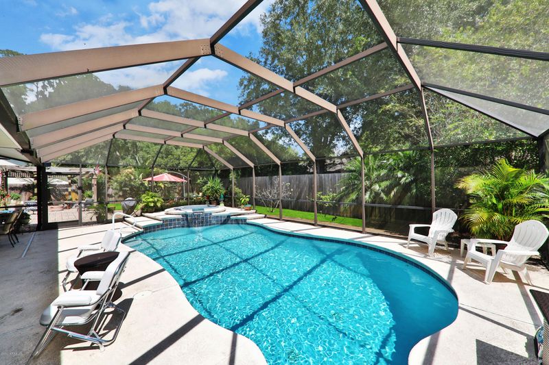 9963 Goshawk Dr E, Jacksonville, FL 32257