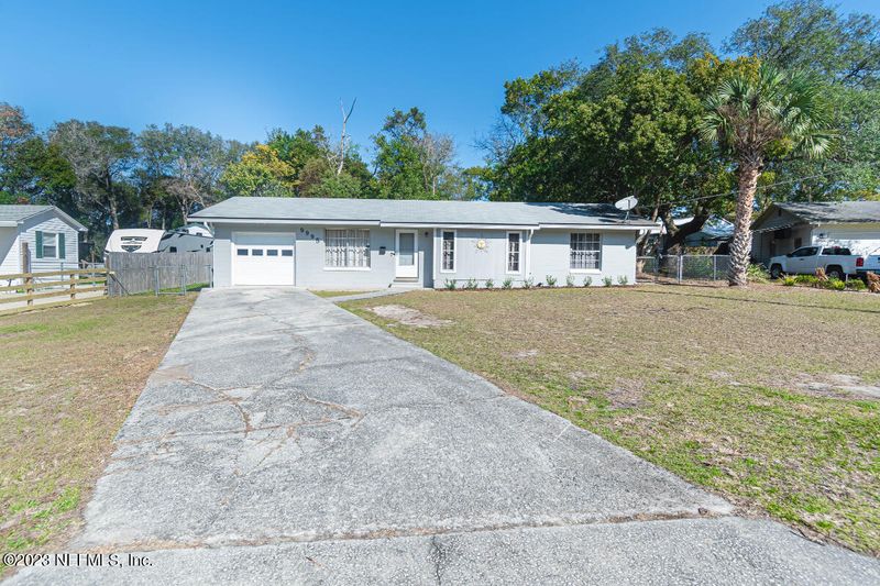 9995 Arnold Rd, Jacksonville, FL 32246