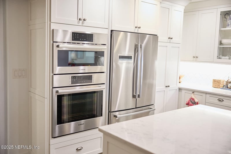 10 10th St #7, Atlantic Beach, FL 32233