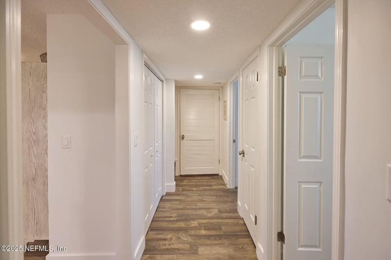 10 10th St #7, Atlantic Beach, FL 32233
