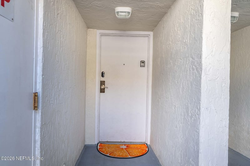 10 N 11th Ave N #102, Jacksonville Beach, FL 32250