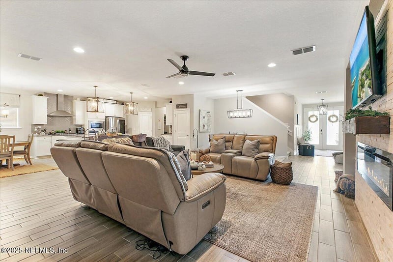 10040 Saddle Gate Ct, Jacksonville, FL 32219