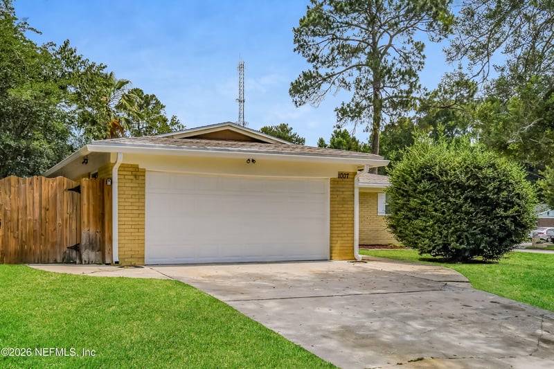 1007 Grove Park Ln, Orange Park, FL 32073