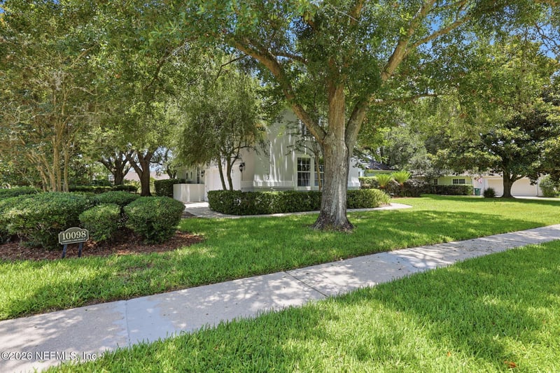 10098 Chester Lake Rd E, Jacksonville, FL 32256