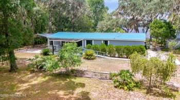 101 Pine Tree Ln, Melrose, FL 32666