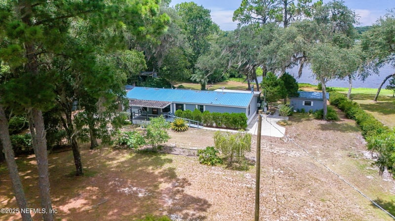 101 Pine Tree Ln, Melrose, FL 32666