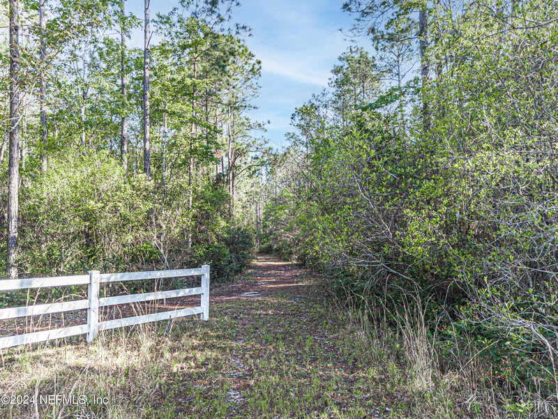10129 Breakaway Ct, Jacksonville, FL 32219