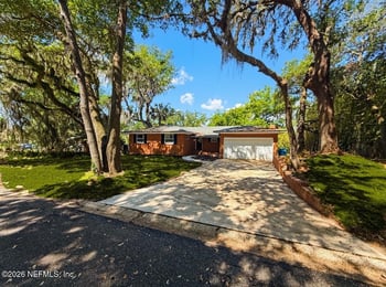 10135 Lakeview Rd W, Jacksonville, FL 32225