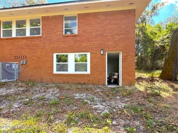 10135 Lakeview Rd W, Jacksonville, FL 32225