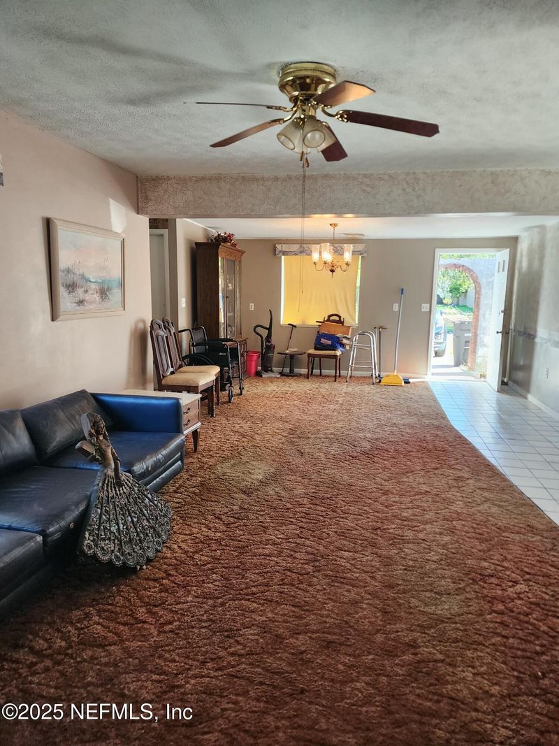 1014 La Marche Dr, Jacksonville, FL 32205