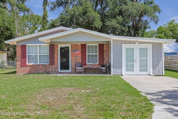 1014 Walnut St, Green Cove Springs, FL 32043