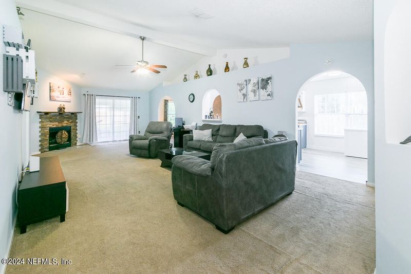 1018 Ruling King Ct, Jacksonville, FL 32225