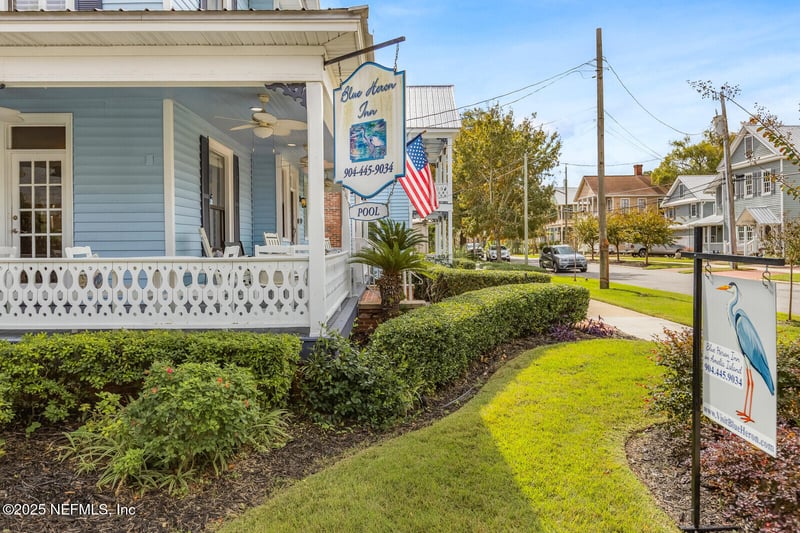 102 S 7th St, Fernandina Beach, FL 32034