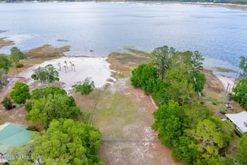 102 Swans Nest Cir, Melrose, FL 32666