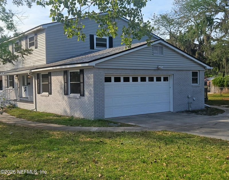 10206 Shoreview Dr N, Jacksonville, FL 32218