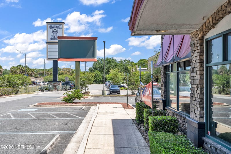 1022 Hospitality Ln, Jacksonville, FL 32225