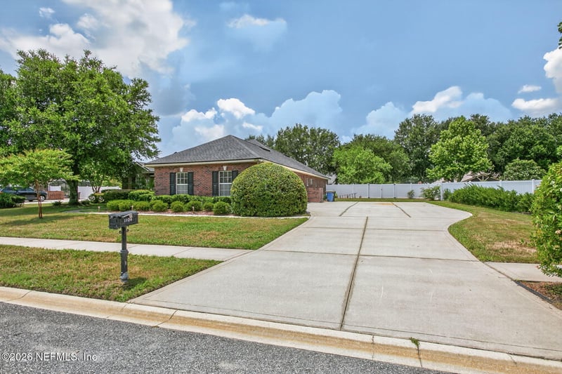 1024 Morning Stroll Ln, Jacksonville, FL 32221