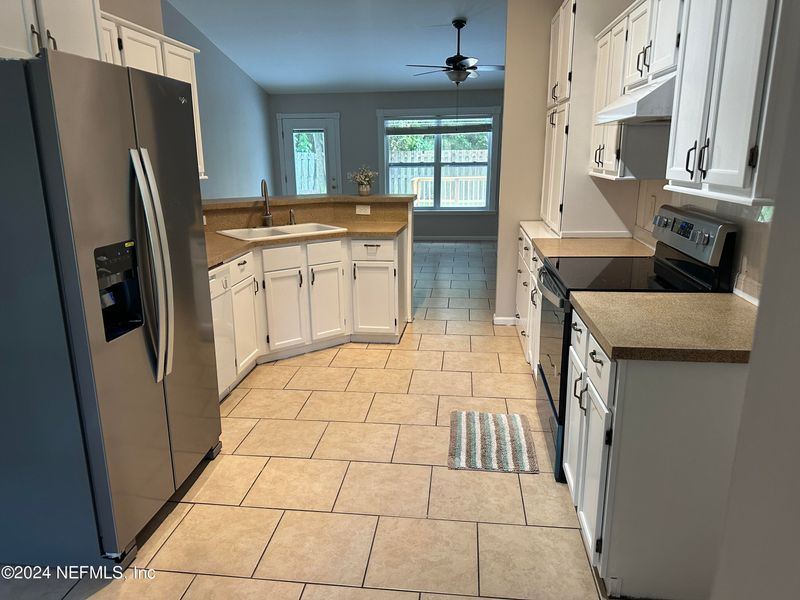 1028 Flora Parke Dr, St Johns, FL 32259