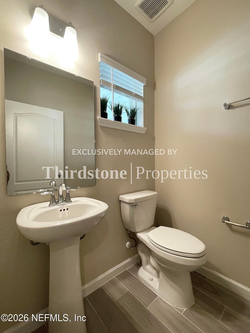 10312 Benson Lake Dr, Jacksonville, FL 32222