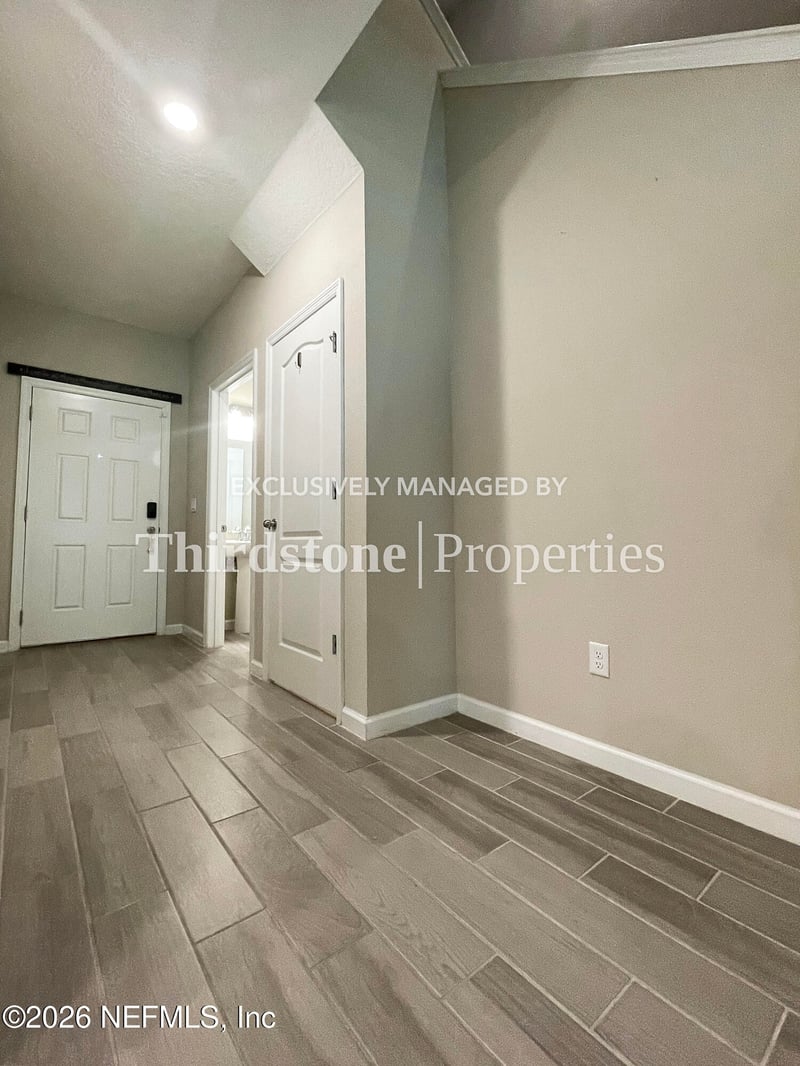 10312 Benson Lake Dr, Jacksonville, FL 32222