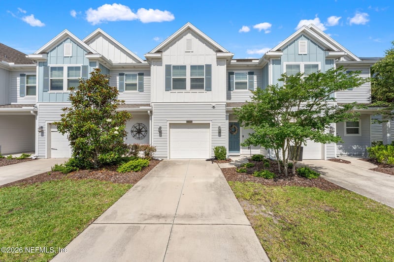 10364 Benson Lake Dr, Jacksonville, FL 32222