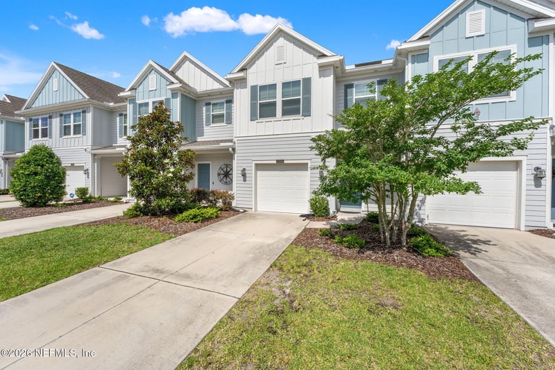 10364 Benson Lake Dr, Jacksonville, FL 32222